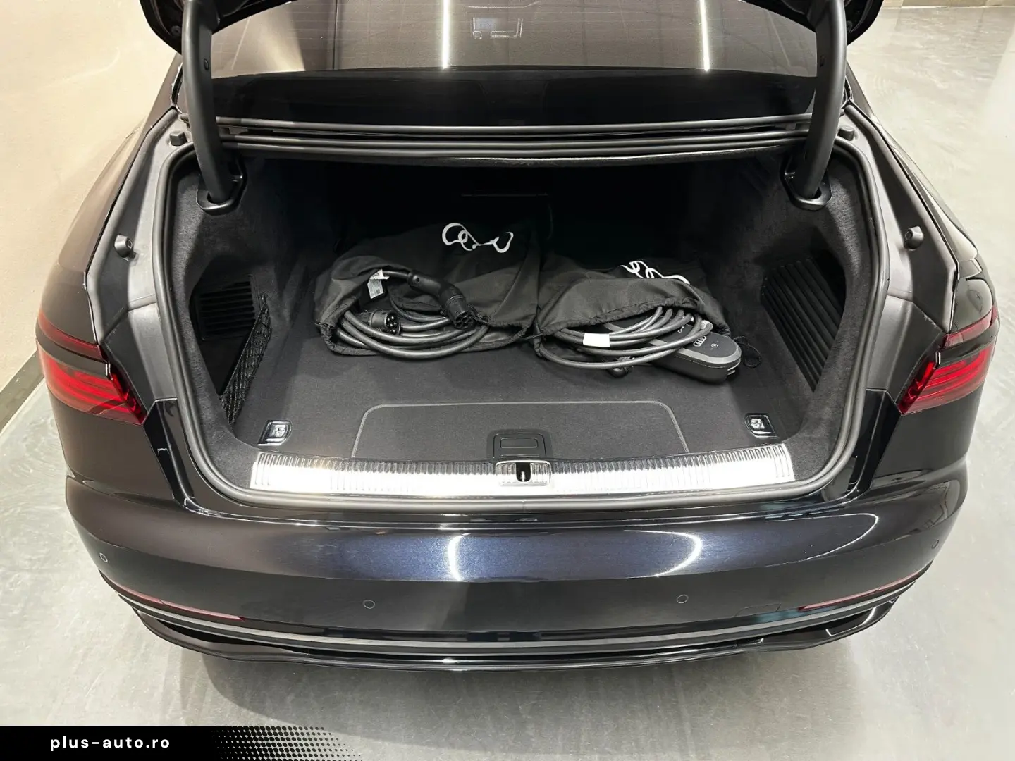 AUDI A8 60 TFSI e L quattro S-LINE  PANO KLAPPTISCH
