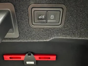 AUDI A8 60 TFSI e L quattro S-LINE  PANO KLAPPTISCH