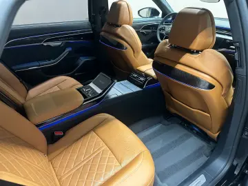 AUDI A8 60 TFSI e L quattro S-LINE  PANO KLAPPTISCH