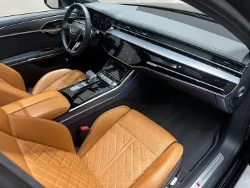 AUDI A8 60 TFSI e L quattro S-LINE  PANO KLAPPTISCH