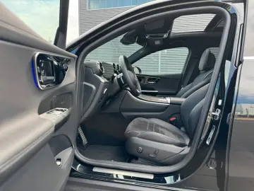 MERCEDES-BENZ GLC 200 4M AMG Distr 360  Pano Ambient…