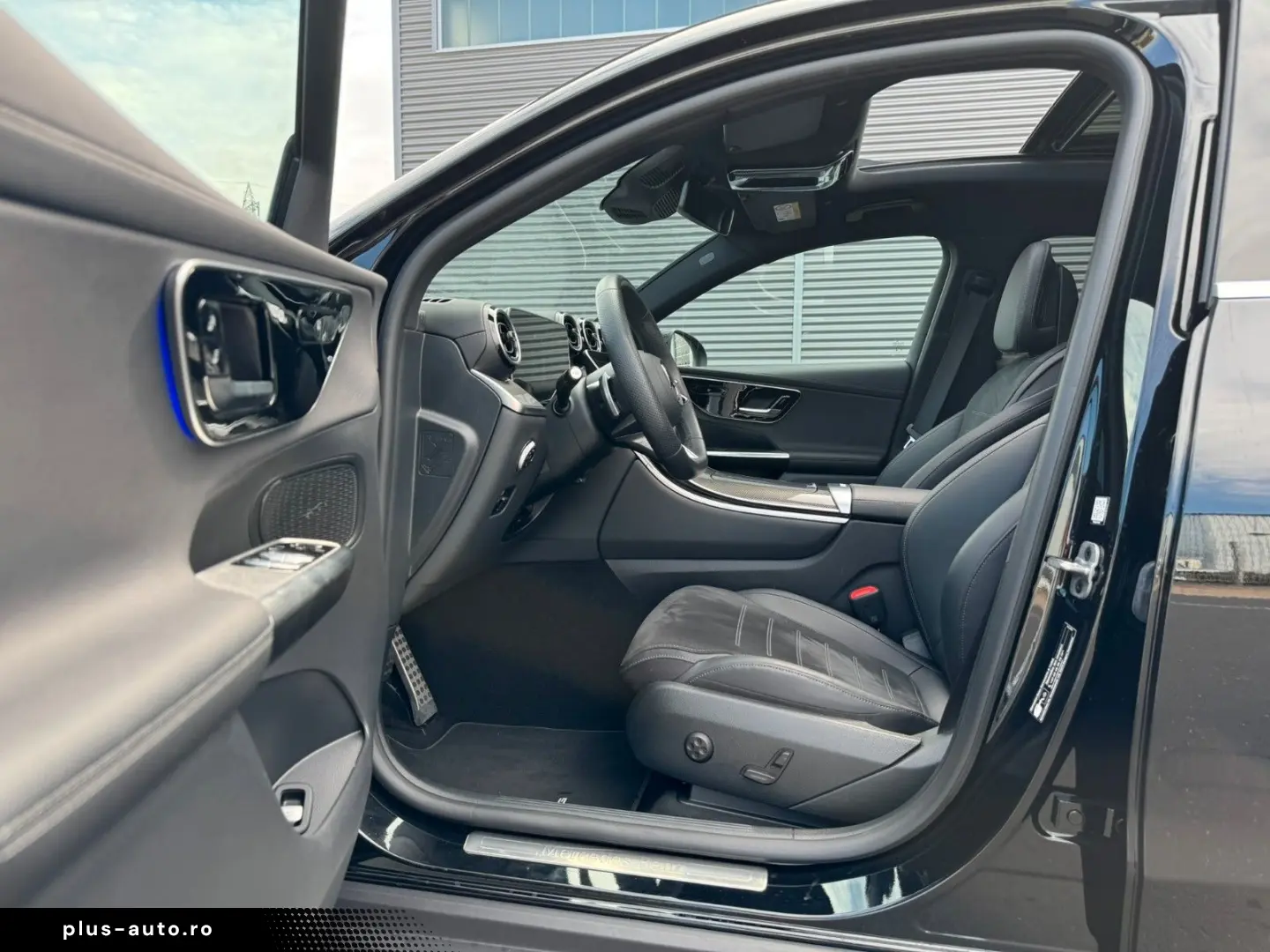 MERCEDES-BENZ GLC 200 4M AMG Distr 360  Pano Ambient&hellip;