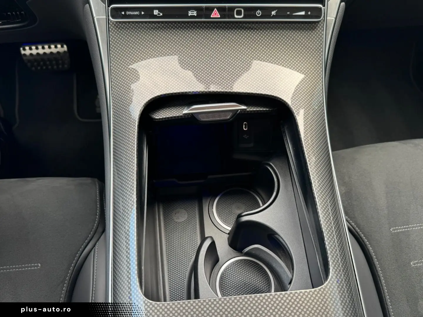MERCEDES-BENZ GLC 200 4M AMG Distr 360  Pano Ambient&hellip;