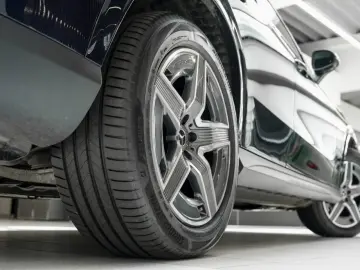 MERCEDES-BENZ GLC 300 de 4M Coupé AMG Distronic HeadUp 360