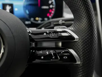 MERCEDES-BENZ GLC 300 de 4M Coupé AMG Distronic HeadUp 360