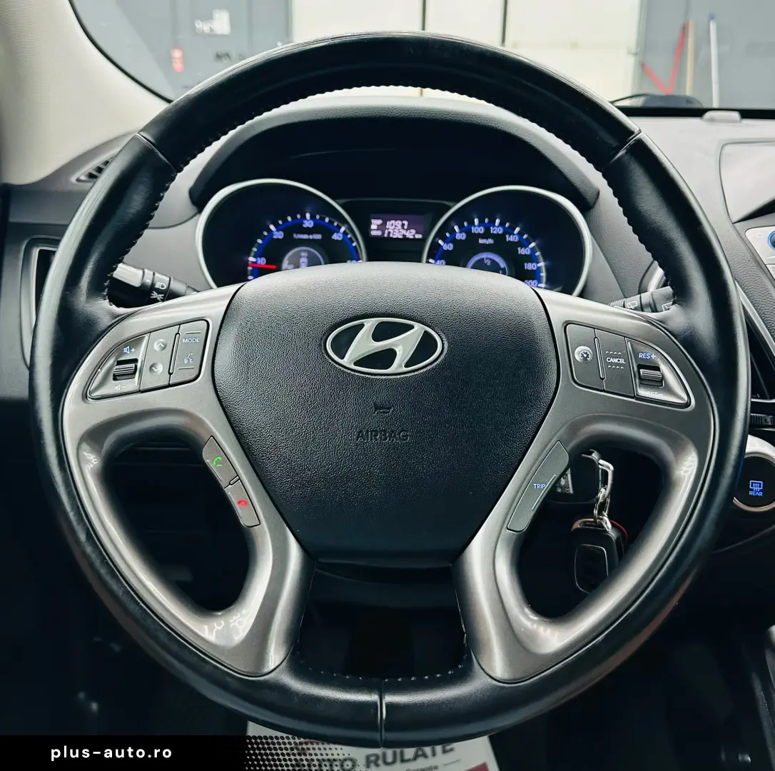 HYUNDAI ix35 2013 — imagine 30