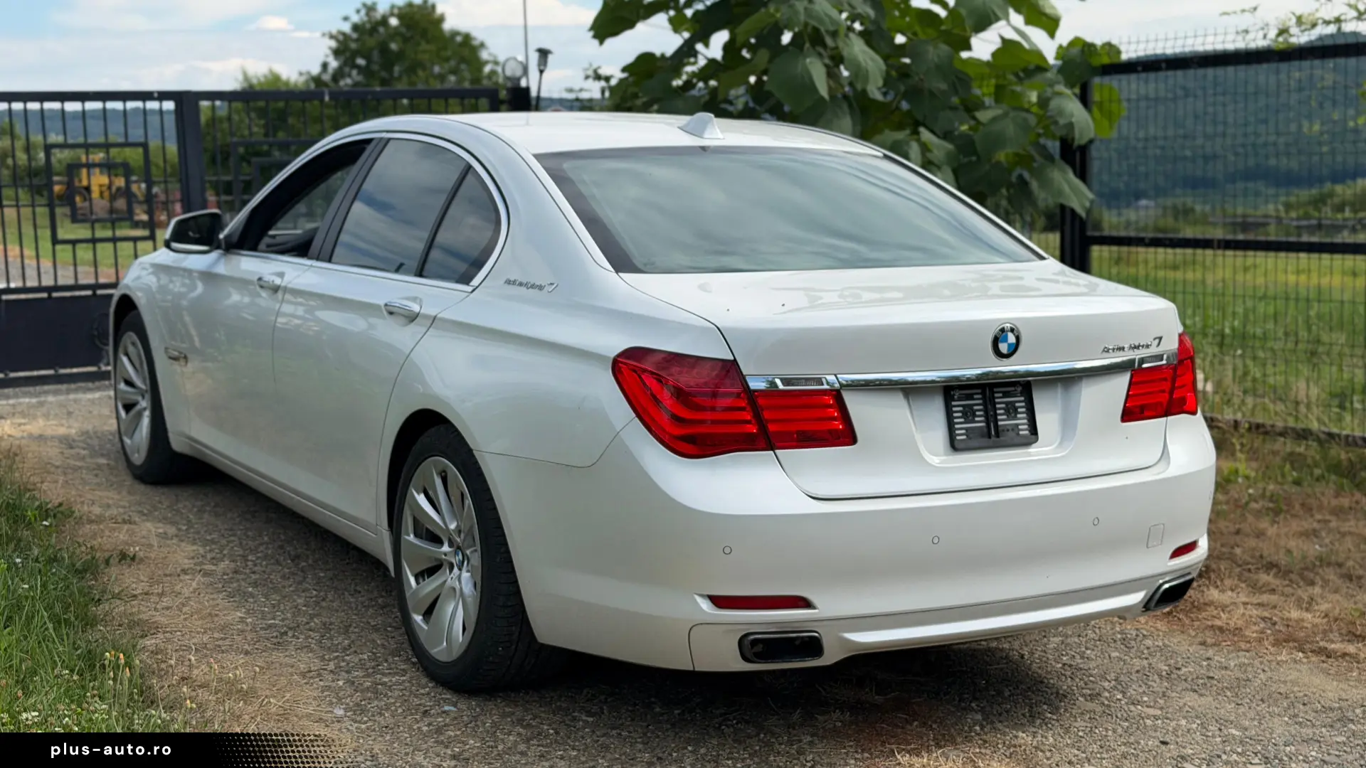 BMW ActiveHybrid 7 V8 4.4