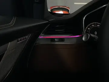Jaguar F-PACE D200R-Dynamic SE AWDBLACK PACK1.HAND