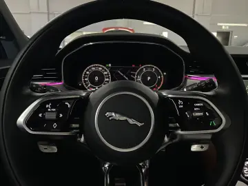 Jaguar F-PACE D200R-Dynamic SE AWDBLACK PACK1.HAND
