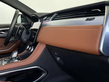 Jaguar F-PACE D200R-Dynamic SE AWDBLACK PACK1.HAND