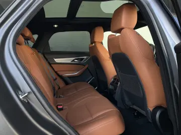 Jaguar F-PACE D200R-Dynamic SE AWDBLACK PACK1.HAND