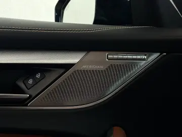 Jaguar F-PACE D200R-Dynamic SE AWDBLACK PACK1.HAND