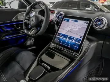 MERCEDES-BENZ AMG GT 43 PREMIUM PLUS Green magno Nig…