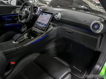 MERCEDES-BENZ AMG GT 43 PREMIUM PLUS Green magno Nig…
