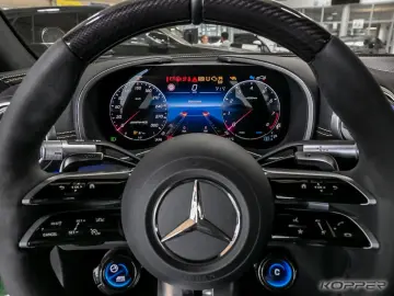 MERCEDES-BENZ AMG GT 43 PREMIUM PLUS Green magno Nig…