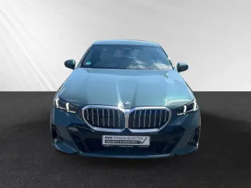 BMW 550e xDrive Xdrive Cape York Green Metallic