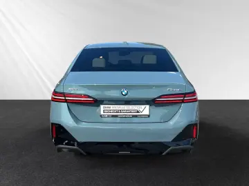 BMW 550e xDrive Xdrive Cape York Green Metallic