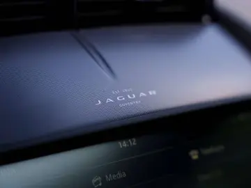 Jaguar F-Type P300 Coupé   Panoramic   Meridian   20”