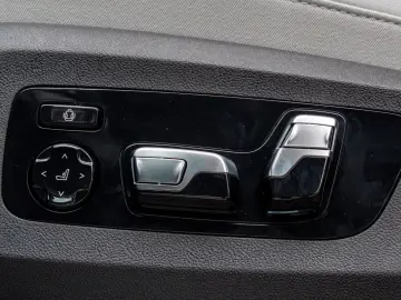 BMW X5 50e M SP.PRO 2026.PANO. DR. ASS. INDIVIDUAL. H K
