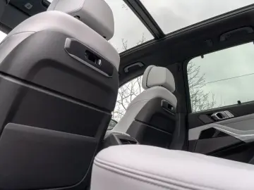 BMW X5 50e M SP.PRO 2026.PANO. DR. ASS. INDIVIDUAL. H K