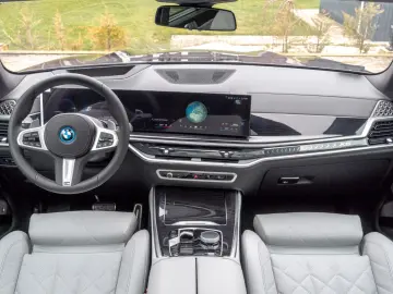 BMW X5 50e M SP.PRO 2026.PANO. DR. ASS. INDIVIDUAL. H K
