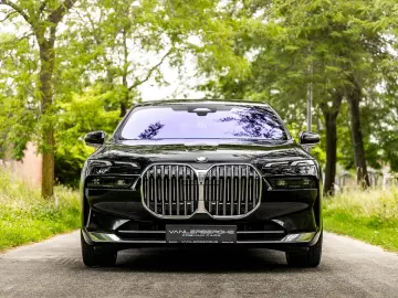 BMW 740d xDrive   PANO   MASAJ   HUD   360    SOFT CLOSE