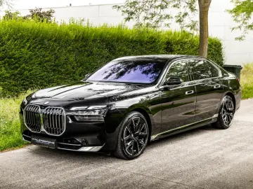 BMW 740d xDrive   PANO   MASAJ   HUD   360    SOFT CLOSE