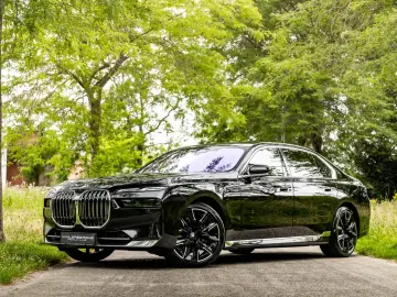 BMW 740d xDrive   PANO   MASAJ   HUD   360    SOFT CLOSE