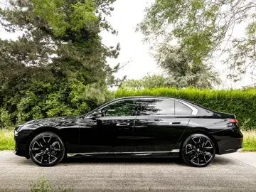 BMW 740d xDrive   PANO   MASAJ   HUD   360    SOFT CLOSE