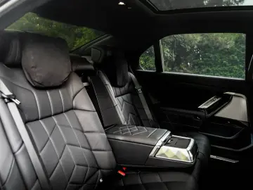 BMW 740d xDrive   PANO   MASAJ   HUD   360    SOFT CLOSE