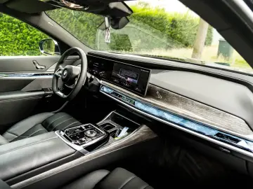 BMW 740d xDrive   PANO   MASAJ   HUD   360    SOFT CLOSE