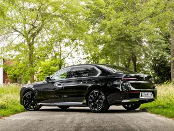 BMW 740d xDrive   PANO   MASAJ   HUD   360    SOFT CLOSE