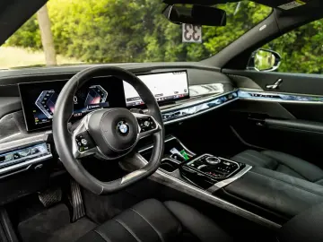 BMW 740d xDrive   PANO   MASAJ   HUD   360    SOFT CLOSE