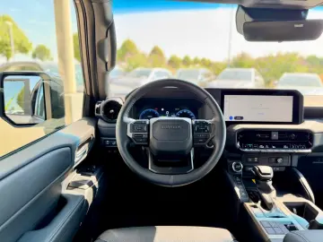 Toyota Land Cruiser 2.8 D-4D AWD Executive