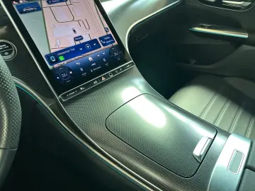 MERCEDES-BENZ GLC300d 4M AMG HUD 360