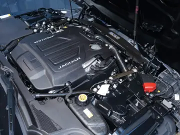 GARANTIE Jaguar F-TYPE R P575 AWD   V8 575 CP   PANO