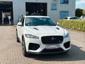 Jaguar F-PACE SVR AWD V8 551 CP   360  Meridian