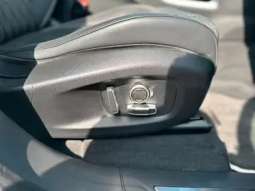Jaguar F-PACE SVR AWD V8 551 CP   360  Meridian
