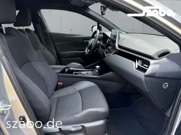 TOYOTA C-HR - 1 8 l Hybrid 4x2 Team D CVT Navi LED Appl