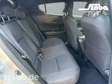 TOYOTA C-HR - 1 8 l Hybrid 4x2 Team D CVT Navi LED Appl