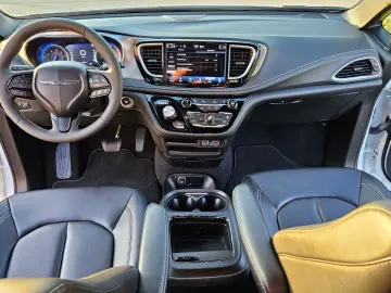 CHRYSLER Pacifica. S .L-Plus.Facelift.7 Seats