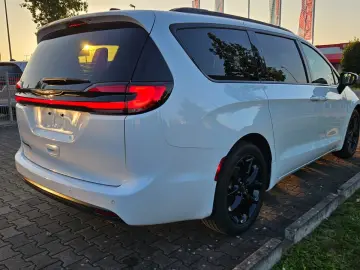 CHRYSLER Pacifica. S .L-Plus.Facelift.7 Seats