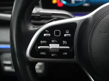 MERCEDES-BENZ GLE 350 de 4Matic AMG Leder Burmester