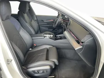 BMW 550e xDr T M SPORT AdLED AHK Pano B&W 360 DAPro