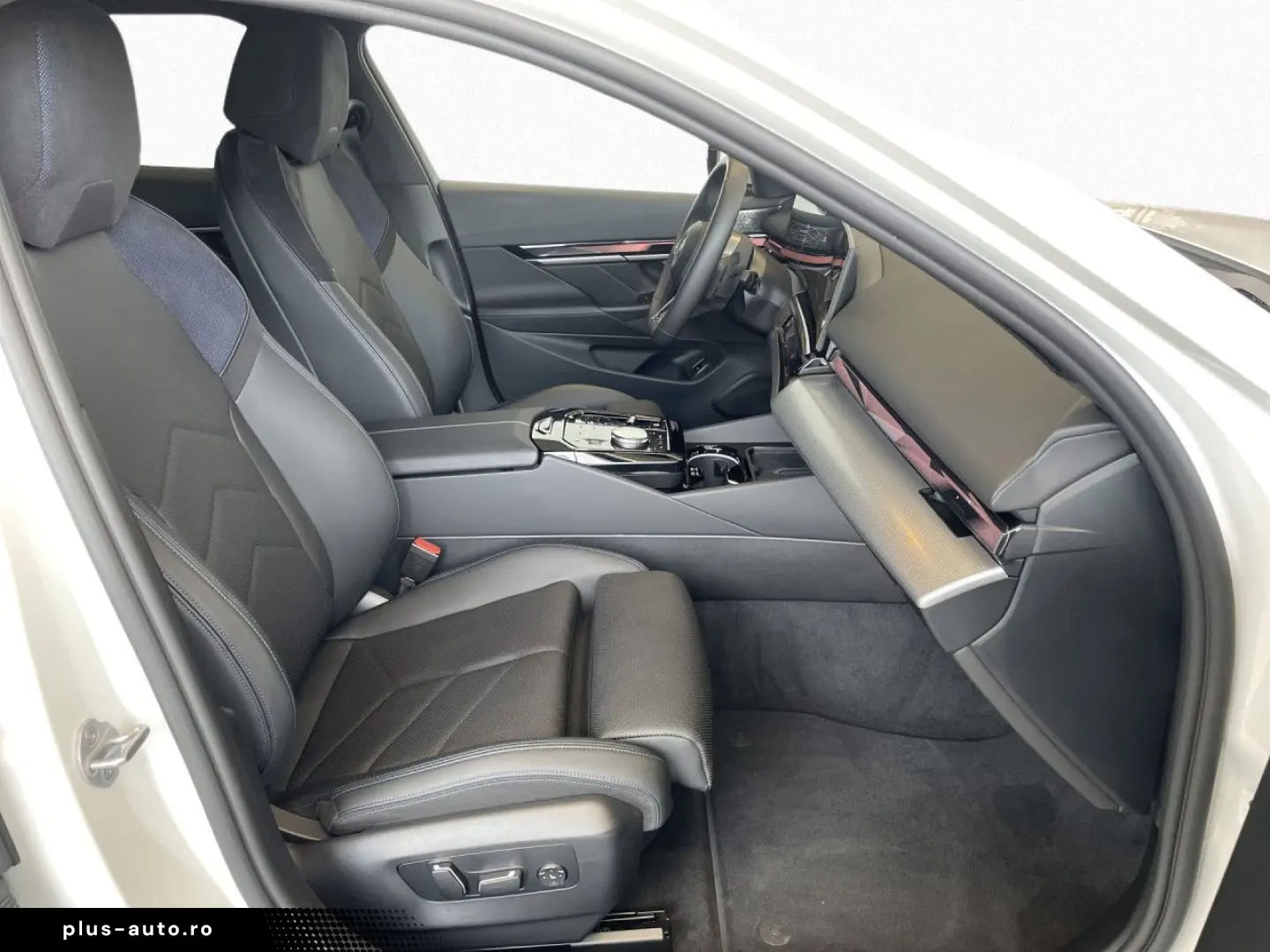 BMW 550e xDr T M SPORT AdLED AHK Pano B&W 360 DAPro