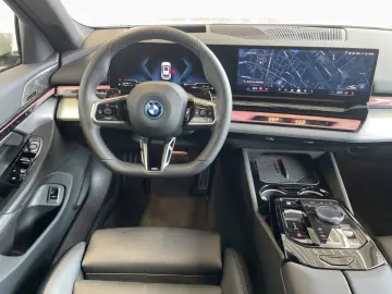 BMW 550e xDr T M SPORT AdLED AHK Pano B&W 360 DAPro