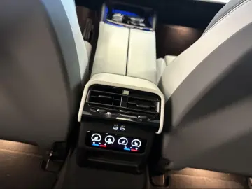 BMW 550e xDrive Cape York Green  Panorama M Carbon Exterior