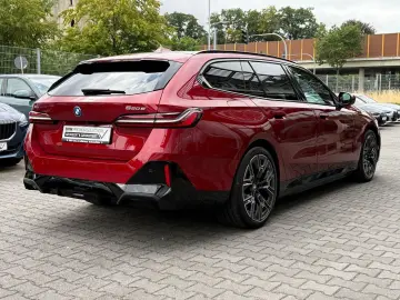 BMW 550e xDrive Touring M Sport   Stop&Go B&W Pano