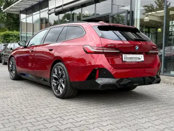 BMW 550e xDrive Touring M Sport   Stop&Go B&W Pano
