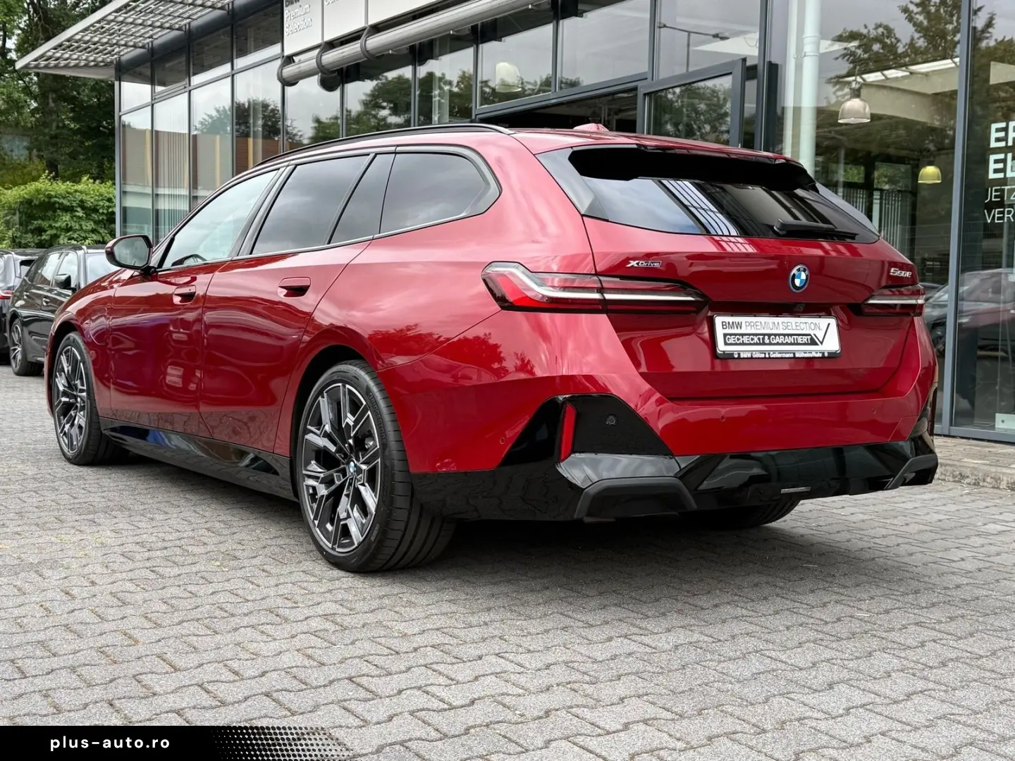 BMW 550e xDrive Touring M Sport   Stop&Go B&W Pano